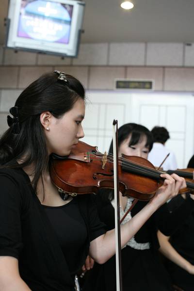 창립20주년기념- 1층 로비연주