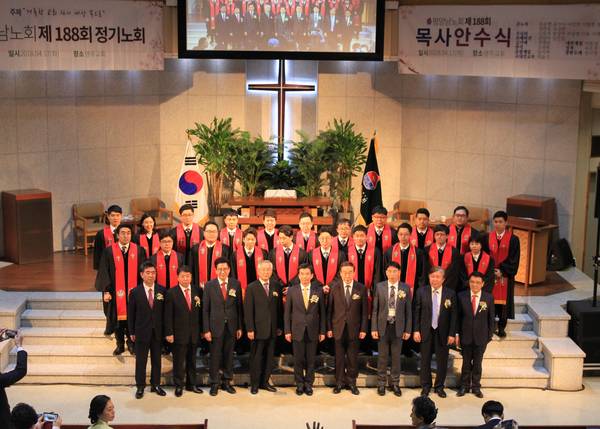 목사 안수식(이상현 전도사 외)