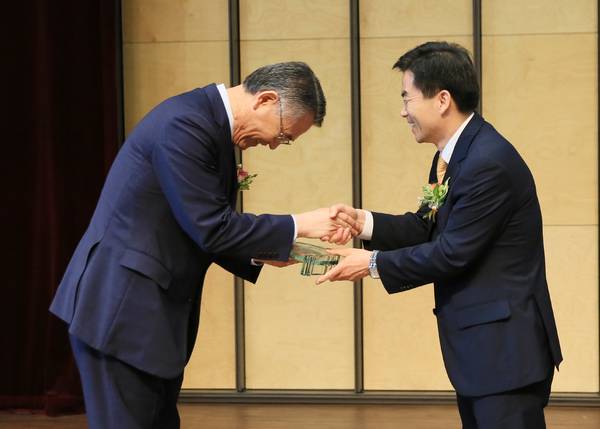 김화수 담임목사 위임예식