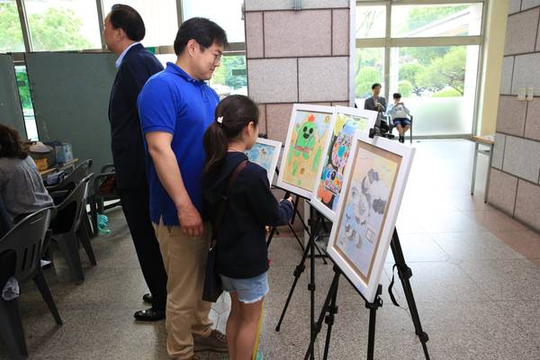 반가운학교 전시회