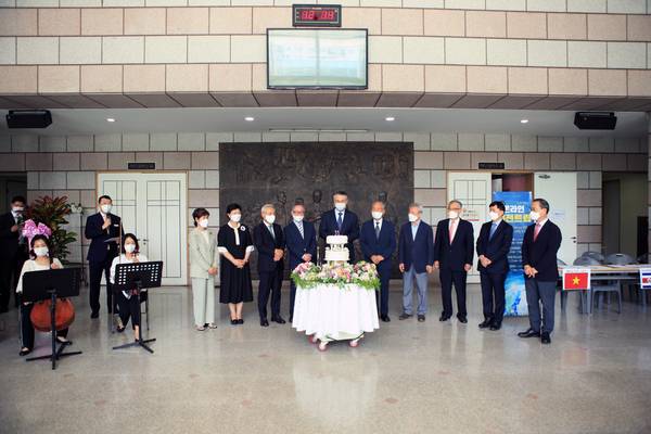 창립 33주년 케잌커팅식